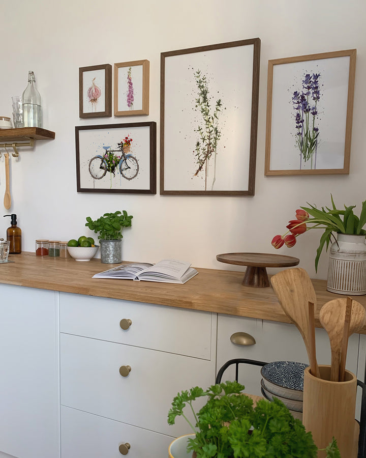 Fahrrad mit Blumenkorb-Wand-Kunstdruck