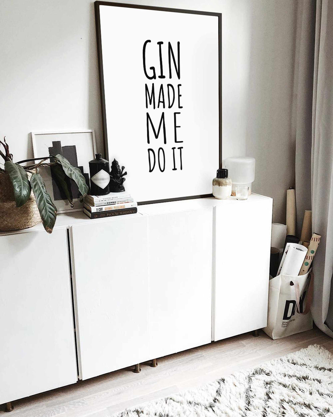 Typografisches Wandbild 'Gin Made Me Do It'